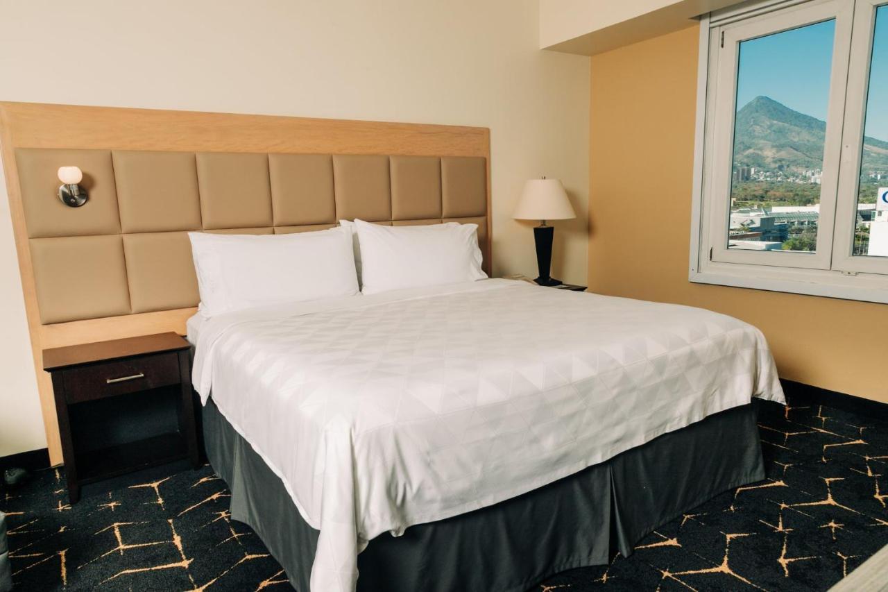 Holiday Inn San Salvador By Ihg Extérieur photo